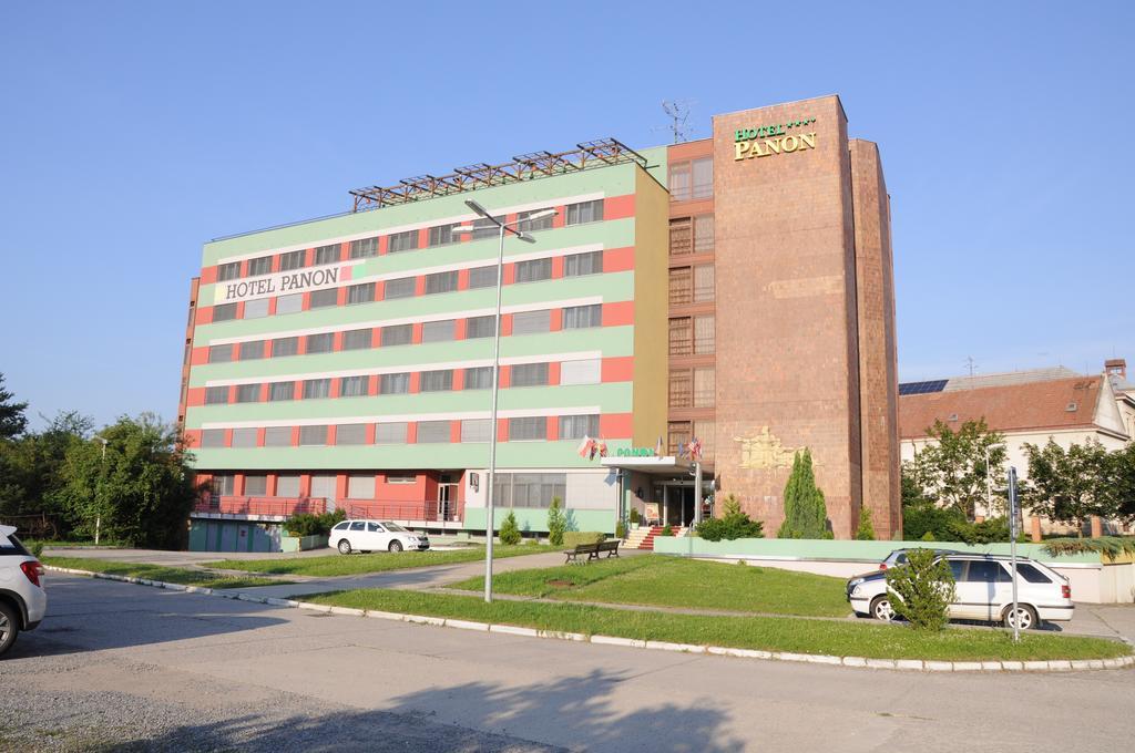 Hotel Panon Hodonin Exterior photo